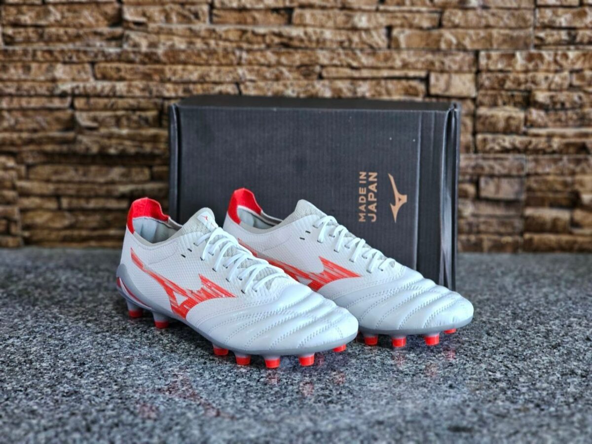 کفش فوتبال میزانو مورلیا زبانه کش Mizuno Morelia Neo 3