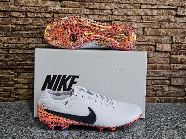 کفش فوتبال نایک تمپو لجند 10 Nike Tiempo Legend سفید نارنجی فانتزی