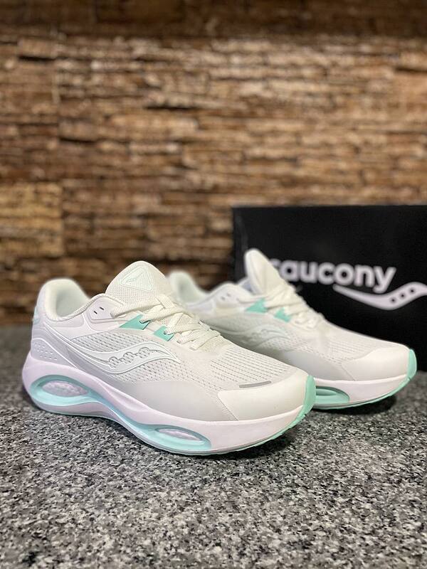 کفش (کتونی) مردانه ساکونی Saucony Triumph 19 سفید آبی