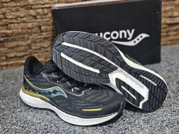 کفش (کتونی) مردانه ساکونی Saucony Triumph 19 مشکی